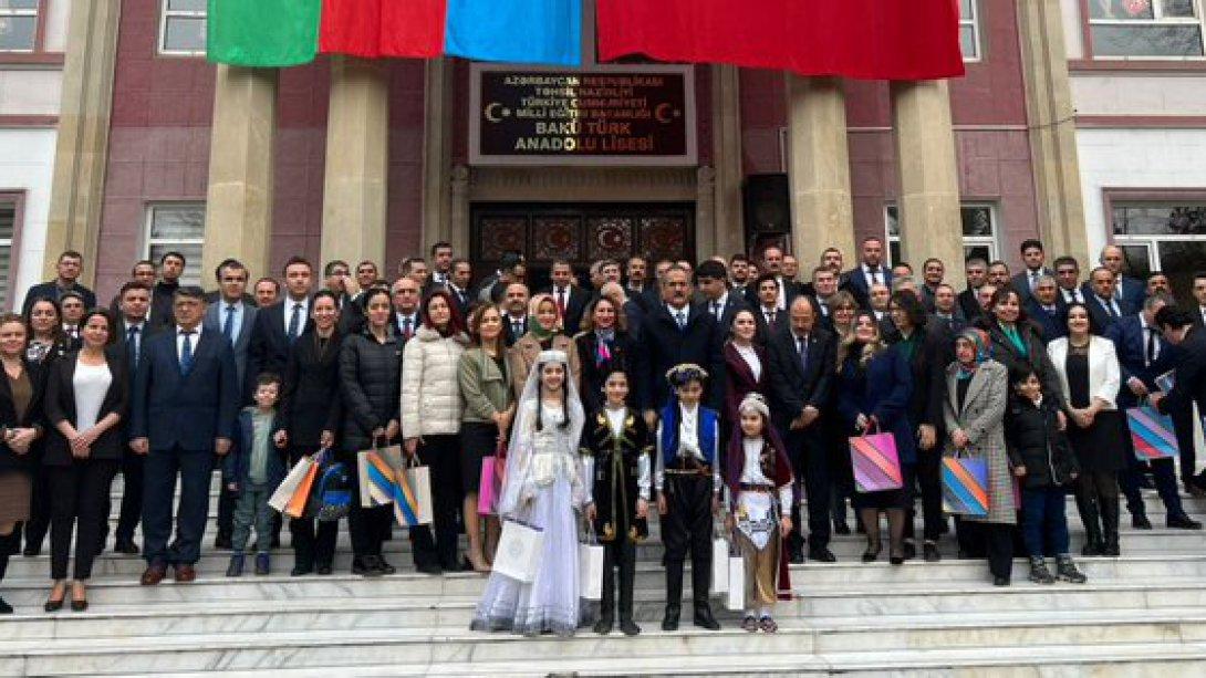 Bakanımız Mahmut Özer, Azerbaycan Temaslarının İkinci Gününde Bakü Türk Anadolu Lisesini Ziyaret Etti 